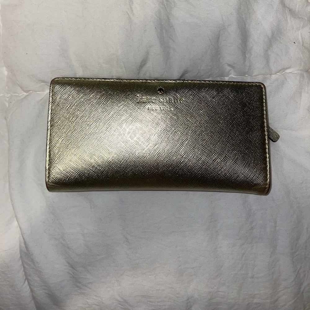 Kate spade wallet. Great condition